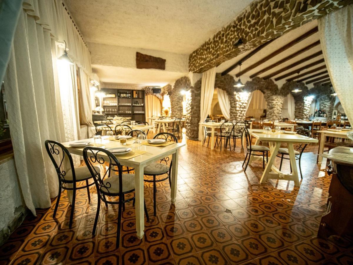 Albergo Ristorante Locanda Rosella Giba Exterior photo